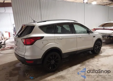 2019 Ford Escape Se из США, поврежденный, VIN 1FMCU0GD6KUA39743